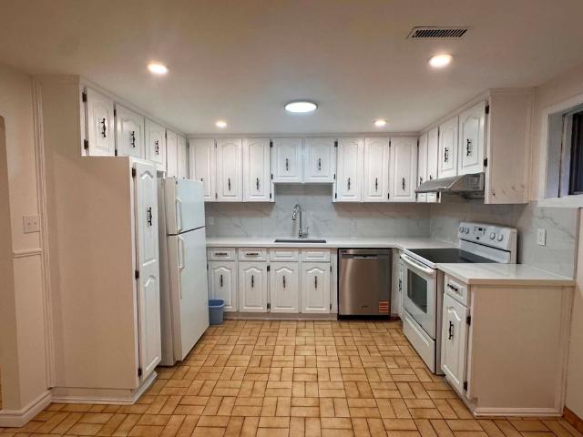 For Lease 4170 Sunset Valley Court Unit# Walkout Bsmt, Mississauga, Ontario