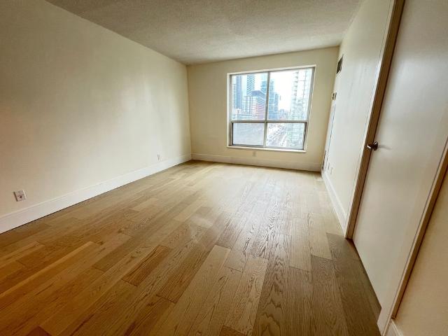 For Lease 410 Queens Quay Unit# 905, Toronto, Ontario