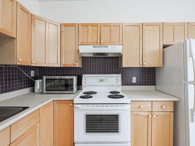 For Lease 413 Crawford Street, Toronto, Ontario