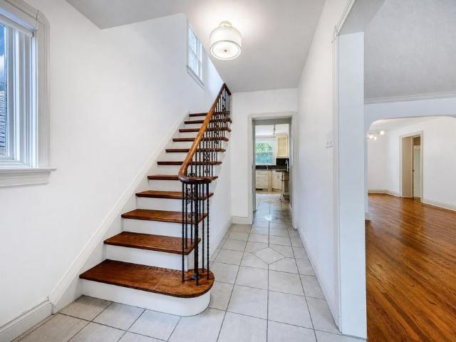 For Lease 425 Broadway Avenue, Toronto, Ontario