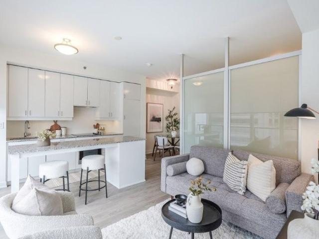 For Lease 426 University Avenue Unit# 2210, Toronto, Ontario