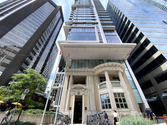 For Lease 426 University Avenue Unit# 2708, Toronto, Ontario