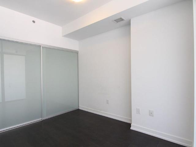 For Lease 426 University Avenue Unit# 2810, Toronto, Ontario