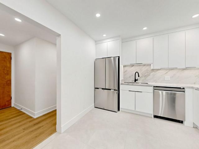 For Lease 427 Lawrence Avenue Unit# 1, Toronto, Ontario