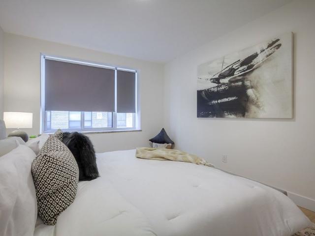 For Lease 420 Eglinton Avenue Unit# 303, Toronto, Ontario