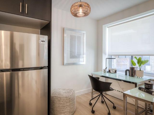 For Lease 420 Eglinton Avenue Unit# 409, Toronto, Ontario