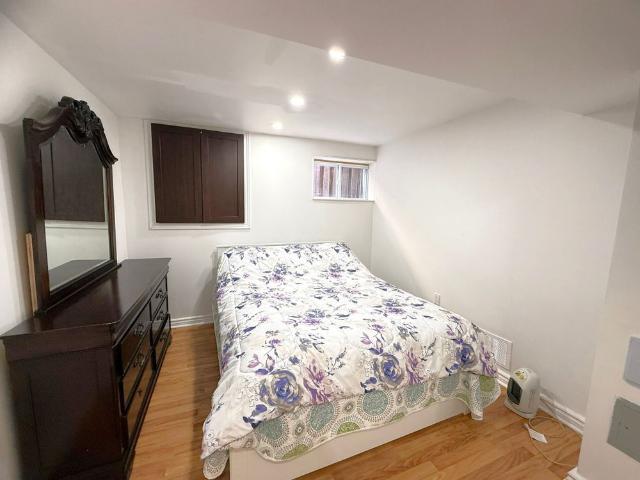 For Lease 42 Lensmith Drive Unit# LOWER, Aurora, Ontario