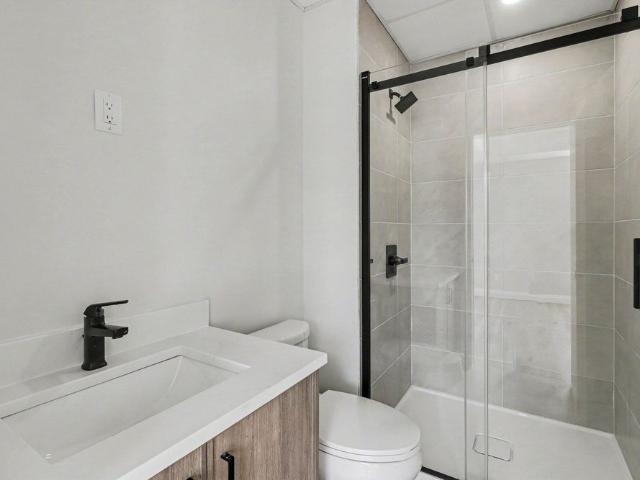 For Lease 42 Mcarthur Avenue Unit# 102, Vanier and Kingsview Park, Ontario