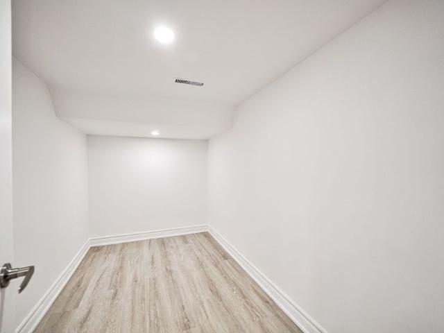 For Lease 4395 Longmoor Drive Unit# Lower, Burlington, Ontario