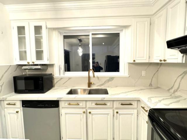 For Lease 43 Foxrun Avenue, Toronto, Ontario