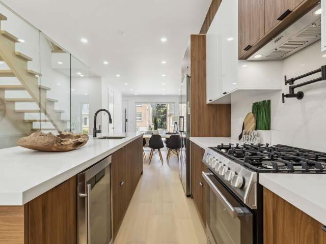 For Lease 43A Cummings Street Unit# Upper, Toronto, Ontario