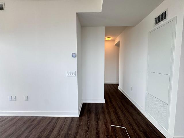 For Lease 448 Burnhamthorpe Road Unit# 4711, Mississauga, Ontario