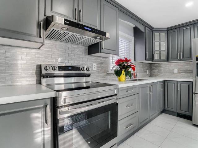 For Lease 44 Sanford Street, Barrie, Ontario