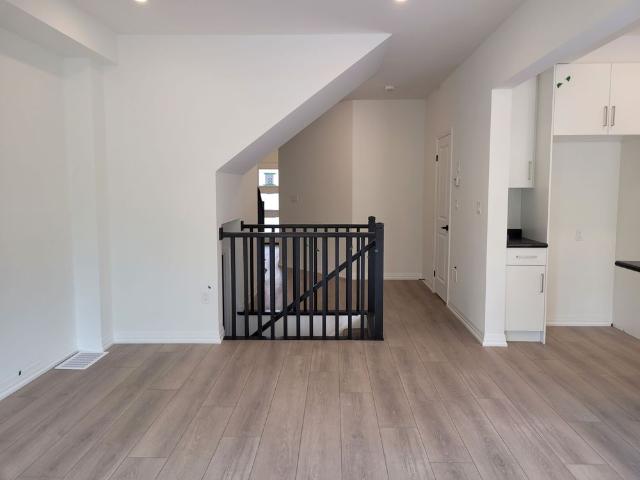 For Lease 4552 Portage Road Unit# 8, Niagara Falls, Ontario