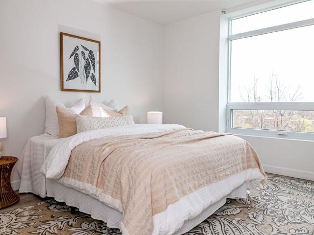 For Lease 455 Charleton Avenue Unit# 206, Hamilton, Ontario