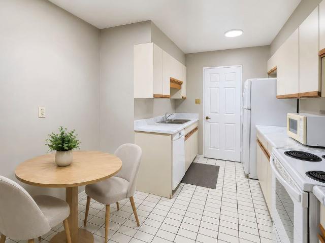For Lease 45 Carlton Street Unit# 304, Toronto, Ontario