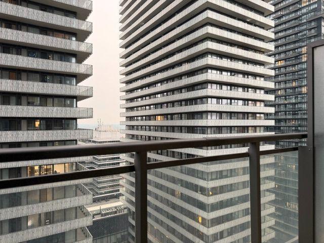 For Lease 45 Charles Street Unit# 2708, Toronto, Ontario