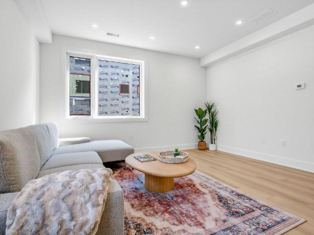 For Lease 45 Bellevue Avenue Unit# 2a, Toronto, Ontario