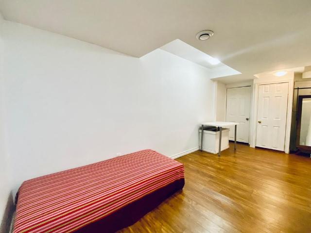 For Lease 45 WHARFSIDE Lane Unit# BASEMENT, Toronto, Ontario