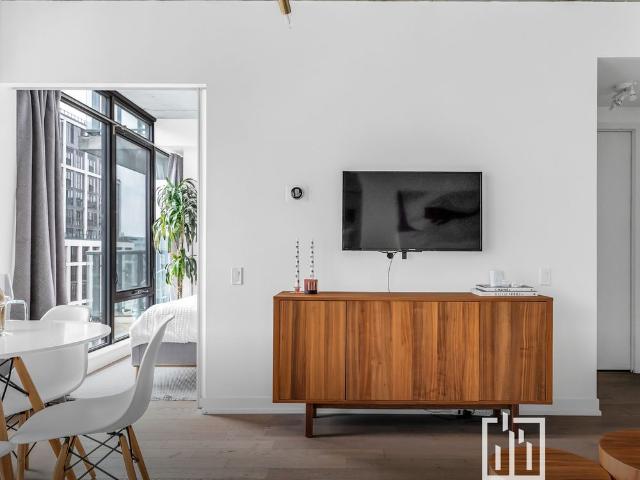 For Lease 461 Adelaide Street Unit# 916, Toronto, Ontario