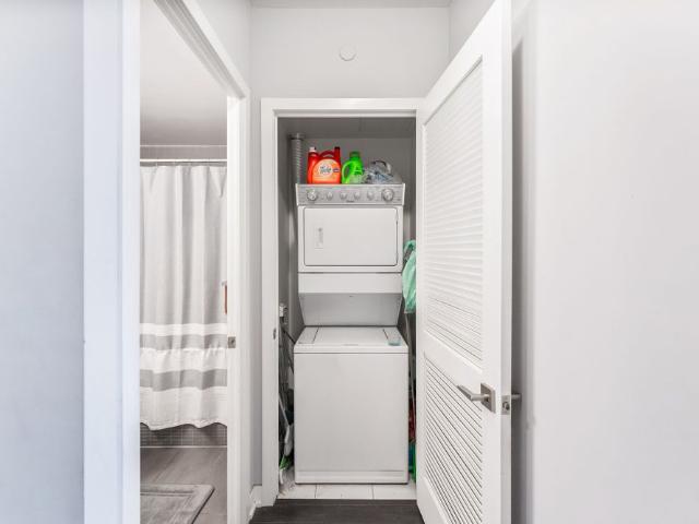 For Lease 4633 Glen Erin Drive Unit# 402, Mississauga, Ontario