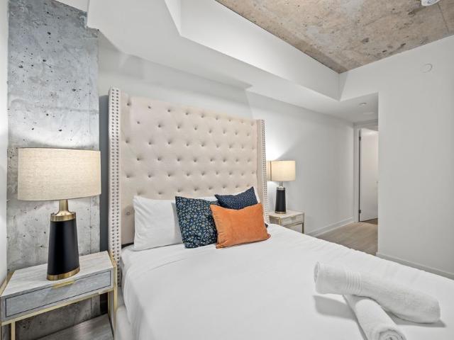For Lease 47 Mutual Street Unit# 607, Toronto, Ontario
