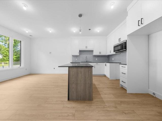 For Lease 486 1 Wentworth Avenue, Woodroffe, Ontario