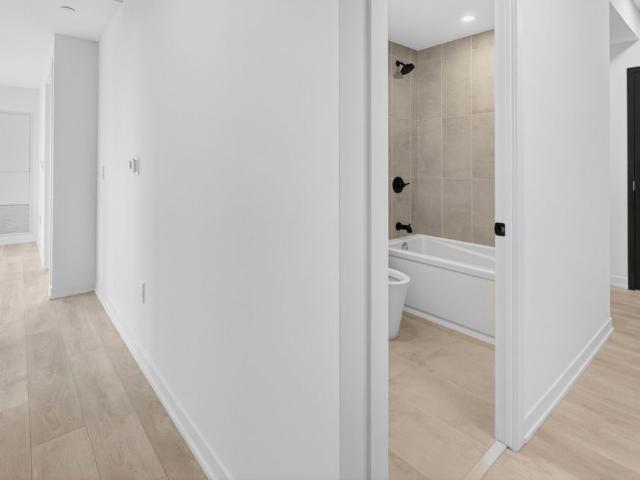 For Lease 4878 Powers Common Unit# C1207, Burlington, Ontario