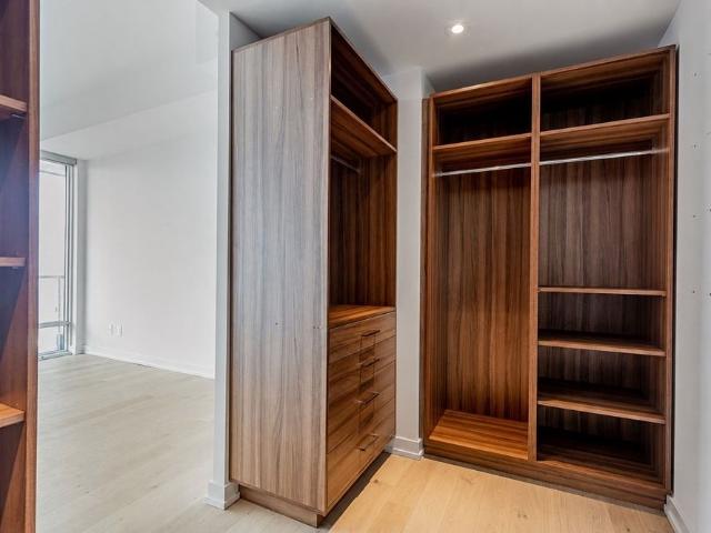 For Lease 488 UNIVERSITY Avenue Unit# 5210, Toronto, Ontario
