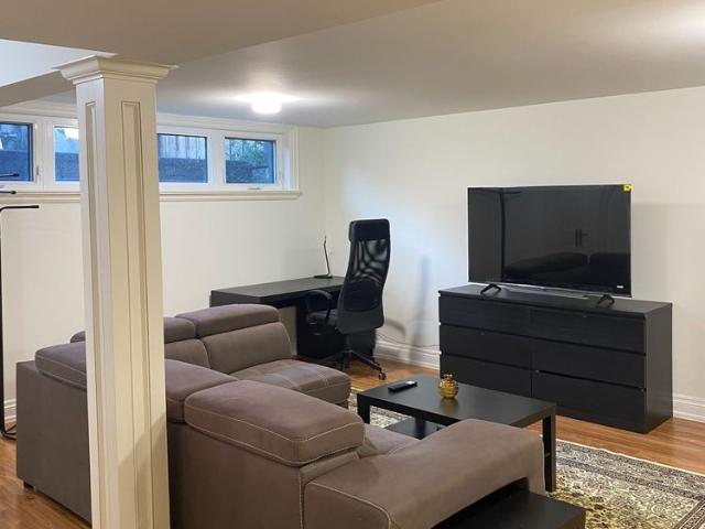 For Lease 48 Sunnywood Crescent Unit# Bsmt, Richmond Hill, Ontario