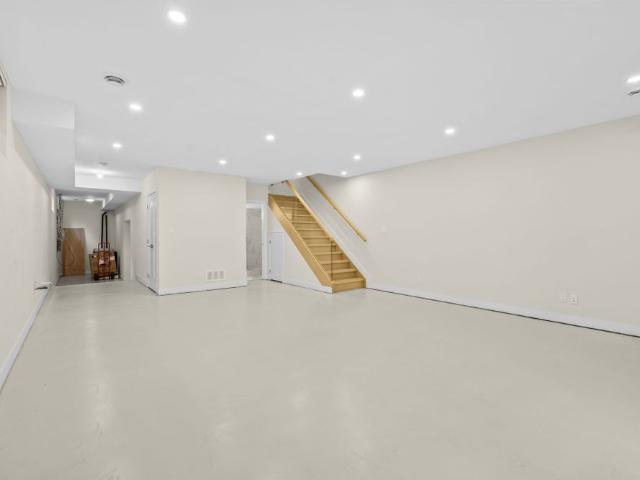 For Lease 498 Wentworth Avenue, Woodroffe, Ontario