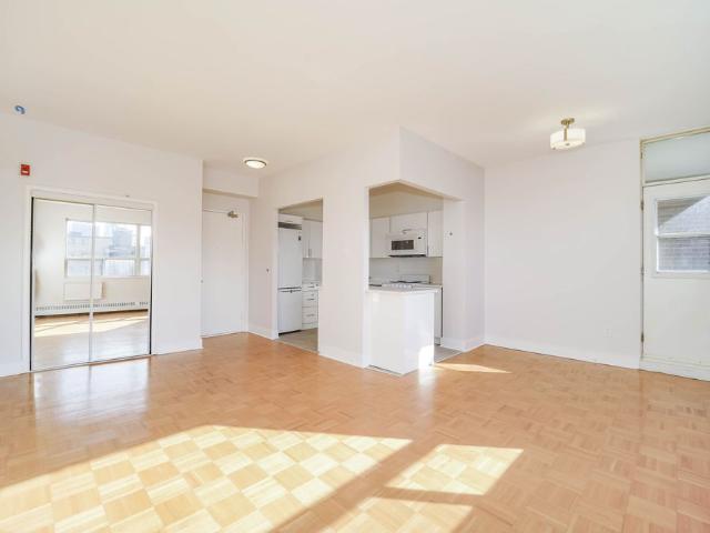 For Lease 490 Eglinton Avenue Unit# 705, Toronto, Ontario
