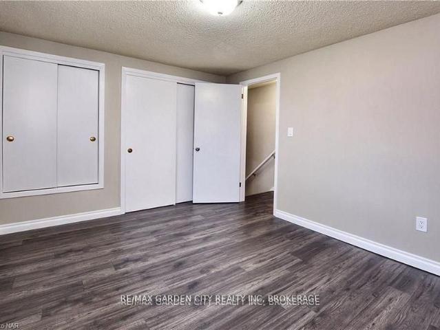 For Lease 49 Bendingroad Crescent Unit# MAIN UNIT 2 FLOORS, St. Catharines, Ontario