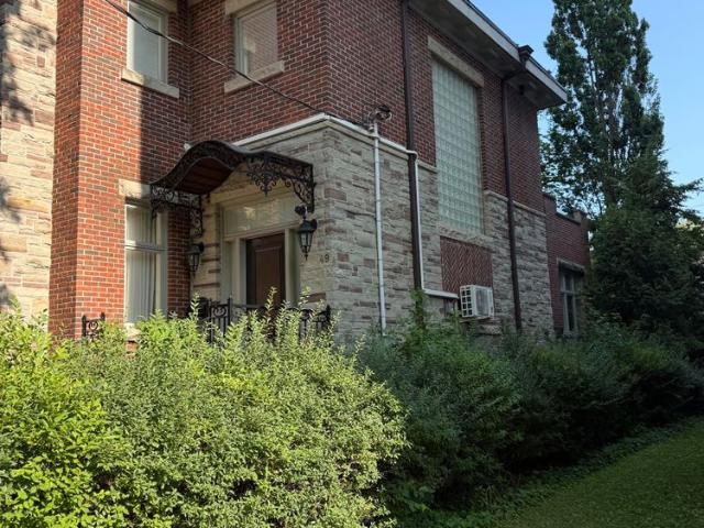 For Lease 49 MONTCLAIR Avenue, Toronto, Ontario