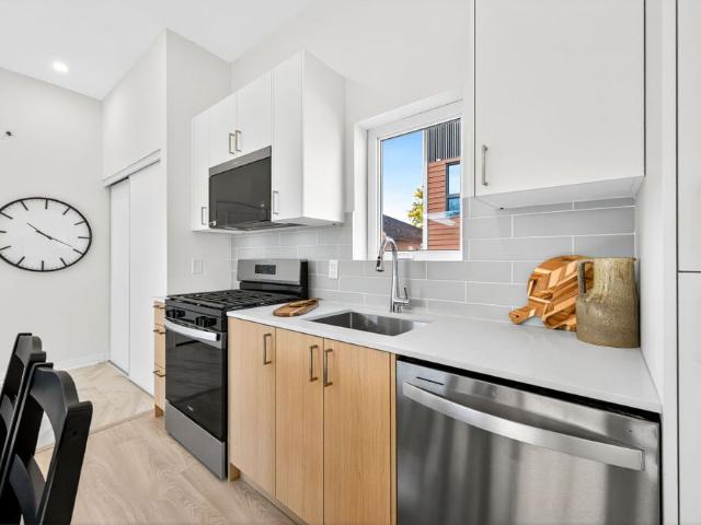 For Lease 49 William Cragg Drive Unit# R, Toronto, Ontario