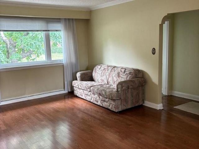 For Lease 4 Weldon Court, Toronto, Ontario