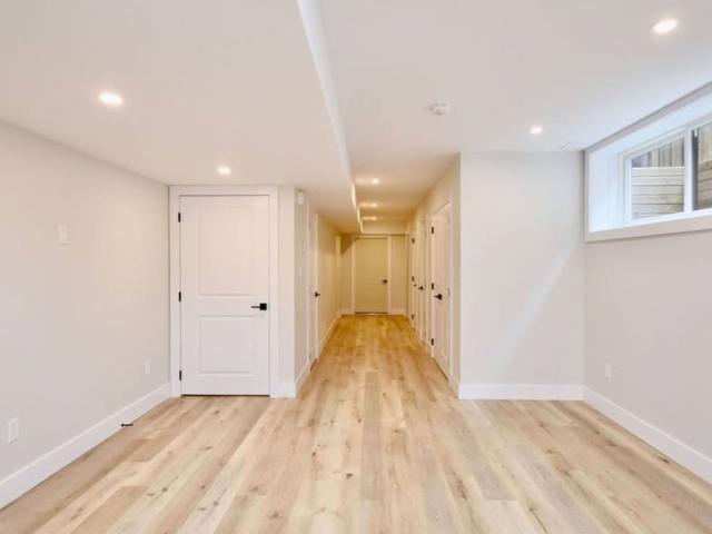 For Lease 4 Centre Street, Barrie, Ontario