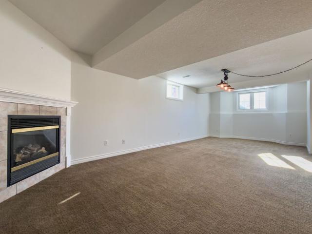 For Lease 4 Cutting Drive Unit# LOWER, Centre Wellington, Ontario