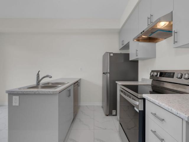 For Lease 4 ROCHESTER Drive, Barrie, Ontario