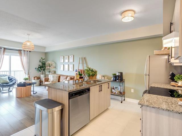 For Lease 4 Spice Way Unit# 606, Barrie, Ontario