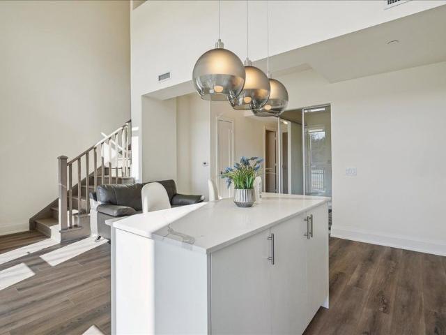 For Lease 509 Dundas Street Unit# 103, Oakville, Ontario