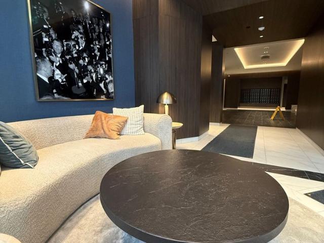For Lease 500 Dupont Street Unit# 814, Toronto, Ontario