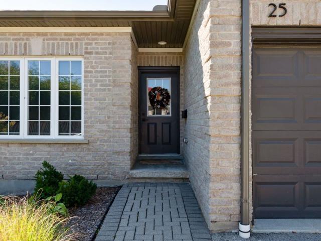 For Lease 500 Sunnystone Road Unit# 25, London North, Ontario