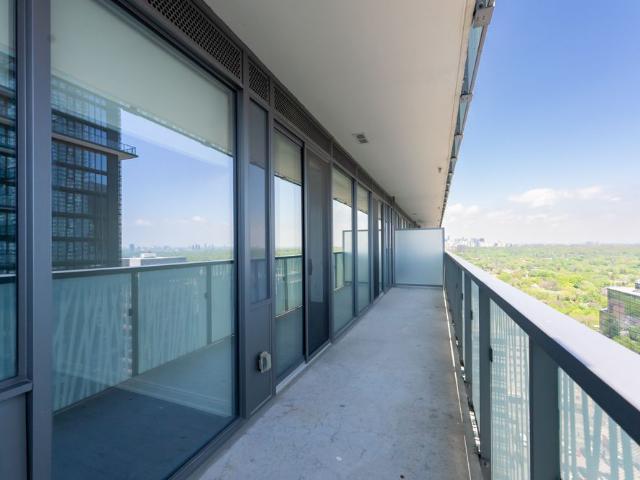 For Lease 50 Charles Street Unit# 2715, Toronto, Ontario