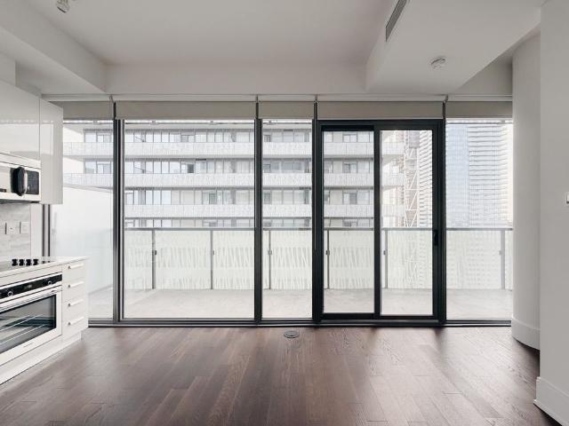 For Lease 50 Charles Street Unit# Lph5005, Toronto, Ontario