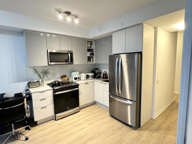 For Lease 50 dunfield Avenue Unit# 1213, Toronto, Ontario
