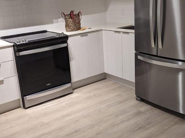For Lease 50 Dunfield Avenue Unit# 813, Toronto, Ontario