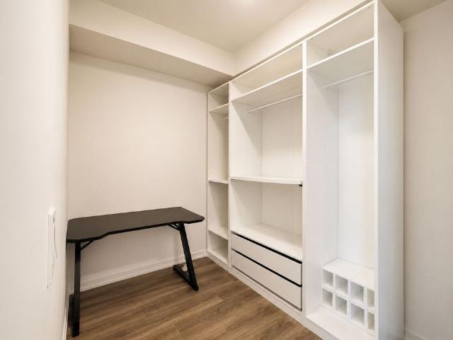 For Lease 50 Forest Manor Road Unit# 2009, Toronto, Ontario