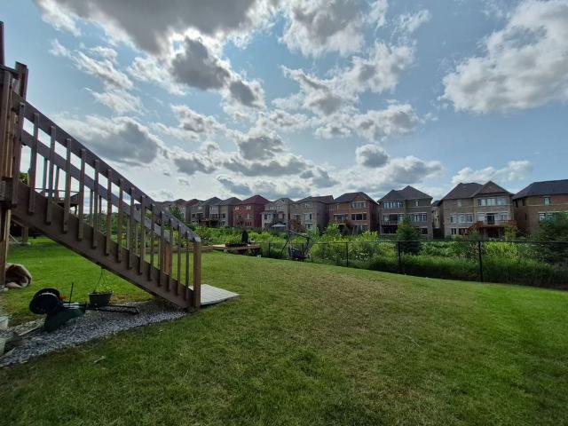 For Lease 50 Meadow Vista Crescent Unit# Upper, East Gwillimbury, Ontario