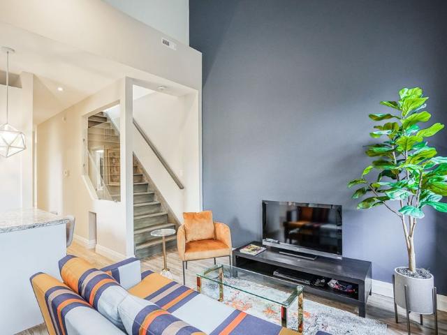 For Lease 50 Russell Street Unit# 2, Toronto, Ontario
